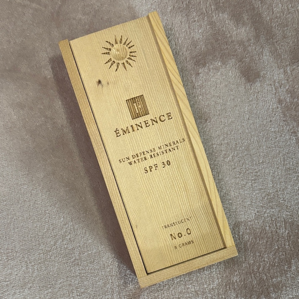 Éminence Sun Defense Minerals SPF 30 - Tan